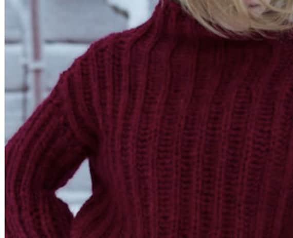 Maglione color prugna a coste grosse MODELLO DI LAVORO A MAGLIA