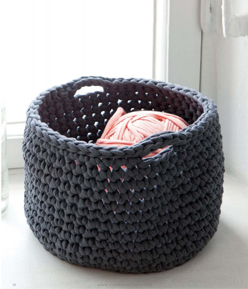 Easy Crochet Basket CROCHET PATTERN Holder Box Instant PDF Download Vintage Crochet Pattern Easy Simple Beginner Crochet Pattern image 1