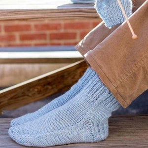 Sock knitting kit for beginners UK. Easy sock knitting kit for