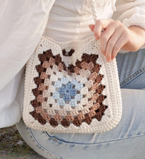 Purse CROCHET PATTERN - Easy Granny Square Purse Bag Pattern - Worsted Yarn - Instant PDF Download - Vintage Crochet Summer Bag Pattern