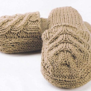 Slippers Knitting Pattern/Clog Slipper Socks Chunky Yarn/Instant PDF Download/Gift Idea/Vintage Knit DIY