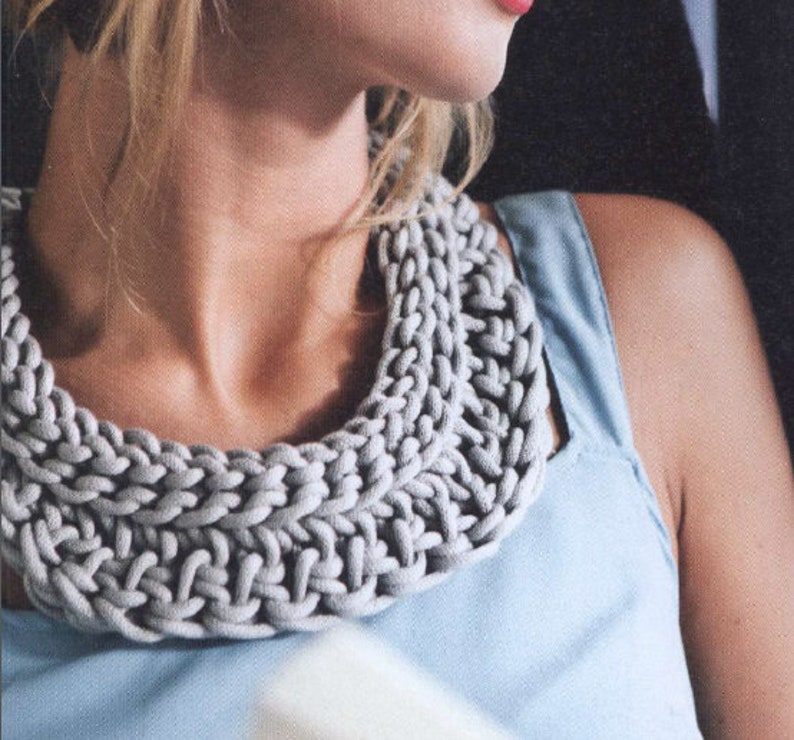Crochet Necklace PATTERN Beginner Easy Women/Super Bulky Yarn Vintage Knit Pattern/Instant PDF Download/Womens Chunky Necklace Beginner image 2
