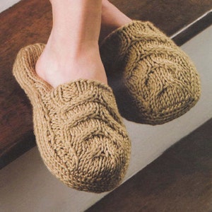 KNITTING PATTERN Slipper Pattern/Cable Clog Slipper Socks Chunky Yarn/Instant Download/Gift Idea/Vintage Knit Diy
