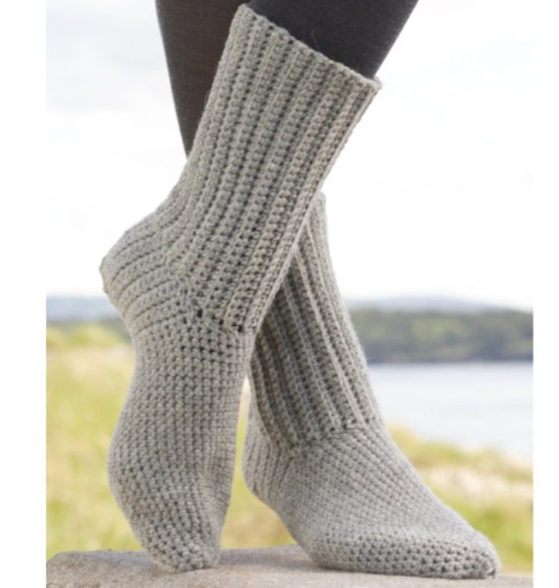 Easy Beginner Socks CROCHET PATTERN/Aran Yarn Sizes S, M, L Instant PDF Download/Vintage Crochet Socks Pattern image 1