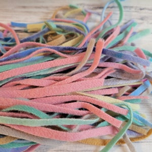 Pastel Wool Strips for Rug Hooking, Mixed Bag of 6 100 Wool Strips for Rug Hooking image 5