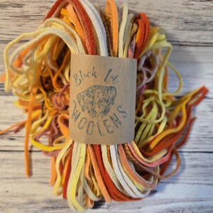 Lot n° 4 jaunes et oranges, teints à la main et en filature, 100 bandes de laine pour crocheter des tapis, bandes de laine lavée pour crocheter des tapis