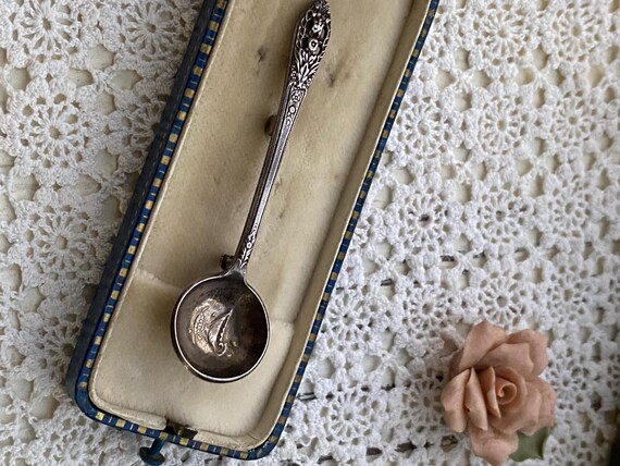 Vintage FineArts Sterling Co. 1949 “Crown Princess” Silverware Pattern Membership Brooch Pin PAT 2066969 View 2