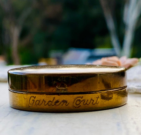 Antique Rough Compact Antique Rare Garden Court Rouge Compact - Gem