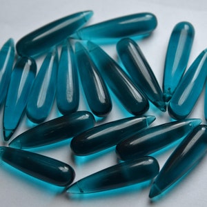 1 Matched Pair,Super Quality Peacock Blue Quartz   Smooth Drops Shaped  Briolettes,8x30mm