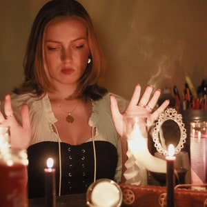 Lecture/prévision psychique de boule de cristal (divination + voyance)