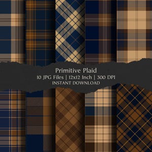 Può includere: Dieci file JPG digitali con motivi a quadri primitivi in blu navy, beige e marrone. Ogni design ha una disposizione unica. L'immagine include il testo "Primitive Plaid" e dimensioni di 30,48 x 30,48 cm.