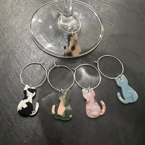 Cat wine charm set