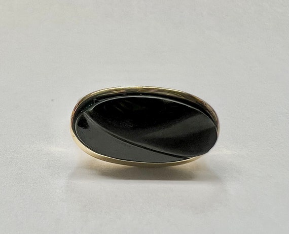 14k Yellow Gold Oval Ring Vintage Black Onyx Carv… - image 7