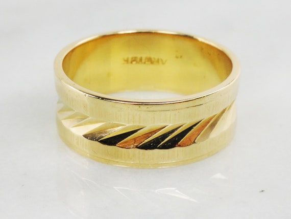 Vintage 18k Wedding Band Yellow Gold Wedding Band 8 m… - Gem