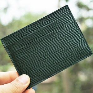 Cartera de cuero para tarjetas de crédito Epi hecha a mano. Tarjetero de Piel Verde Oscuro. Funda para tarjeta de crédito de piel de becerro. Cartera minimalista de piel para tarjetas