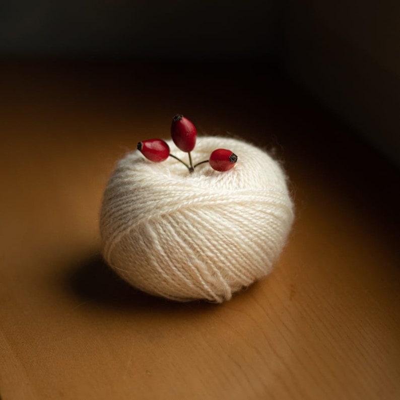2ply handcrafted cashmere yarn Harvested by combing from our goats Weiss Yeti Grigno and Coffee. Madre