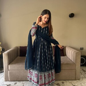Ethinc Bollywood Indian Wedding Pakistani Salwar Long Suit Gown Designer Kameez gown dress for women