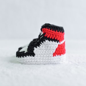 Crochet Baby Sneakers - Crochet Baby Shoes - Crochet Booties - Baby Shower Gift