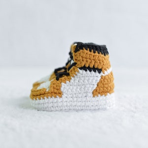 Crochet Baby Sneakers Mustard - Crochet Baby Shoes - Crochet Booties - Baby Shower Gift