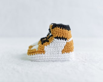 Crochet Baby Sneakers Mustard - Crochet Baby Shoes - Crochet Booties - Baby Shower Gift