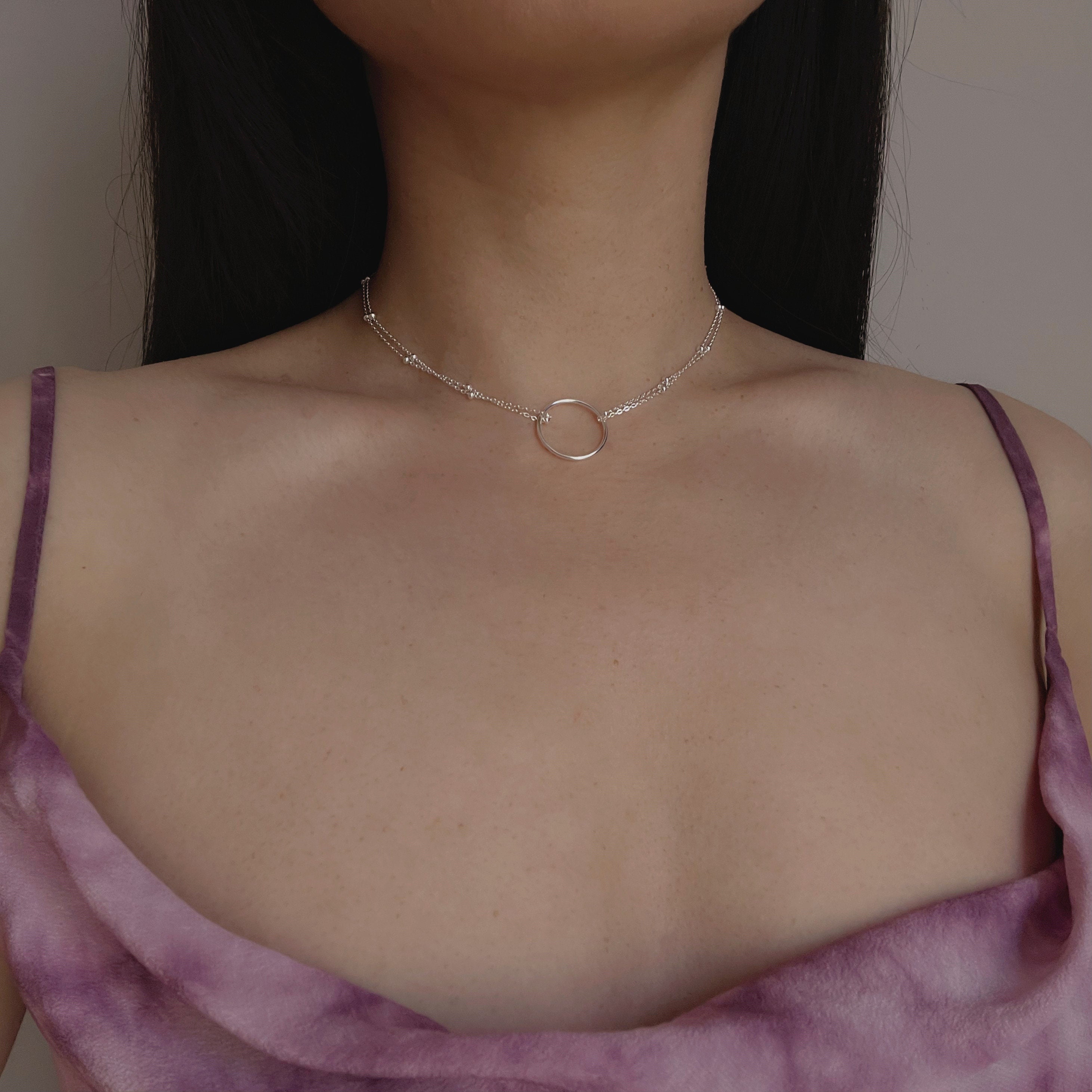 3 Ways to Choose a Choker Necklace - wikiHow