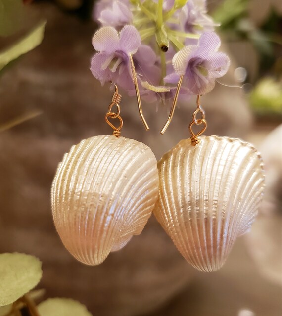 Beach Sea Shell Pearl Dangle Earrings - Vee's Gothic & Mystic Jewelry