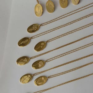 Collar con colgante de carta del tarot con signo del zodiaco, flor de nacimiento ovalada dorada, joyería sólida para mujer, personalizado para ella, regalo de cumpleaños impermeable