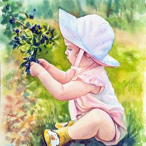 K&ouml;nnte beinhalten: Ein Aquarellbild eines Kleinkindes mit hellblauem Sonnenhut und blassrosa Kleidung, das auf gr&uuml;nem Gras sitzt und nach oben greift, um dunkelblaue Beeren von einem belaubten Zweig zu pfl&uuml;cken. Das Kleinkind tr&auml;gt gelbe Schuhe mit Pinguin-Motiv.