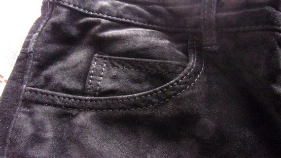 Vintage Women's Black Suede Leather Pants by  Bus… - image 9