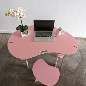 PINK BARBIECORE Pink Desk Bean shaped desk Wavy Pink Table Pink Decor Curvy Desk