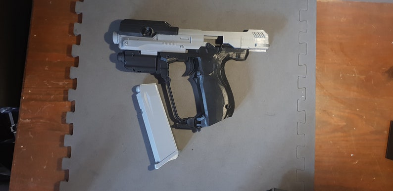 3D Printed Cosplay Replica Prop Halo 5 Master Chief Halo Magnum Pistol