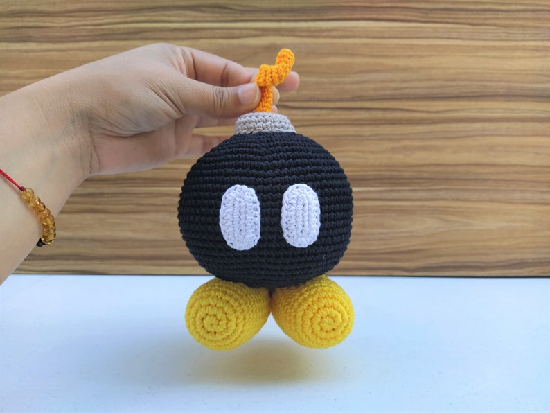Schema Bob Omb all'uncinetto, Super Mario all'uncinetto, Bomb Mario Bros Amigurumi, Schema Mario, Mario Plus, Super Mario, Mario Bros, Mario immagine 9