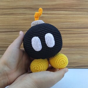 Schema Bob Omb all'uncinetto, Super Mario all'uncinetto, Bomb Mario Bros Amigurumi, Schema Mario, Mario Plus, Super Mario, Mario Bros, Mario immagine 10