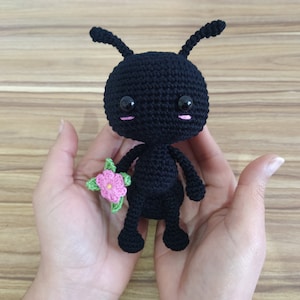 Schema formica, formica all'uncinetto, formica nera, formica neonata all'uncinetto, schema piccola formica, piccola formica amigurumi, formica neonata amigurumi, bambola formica, formica