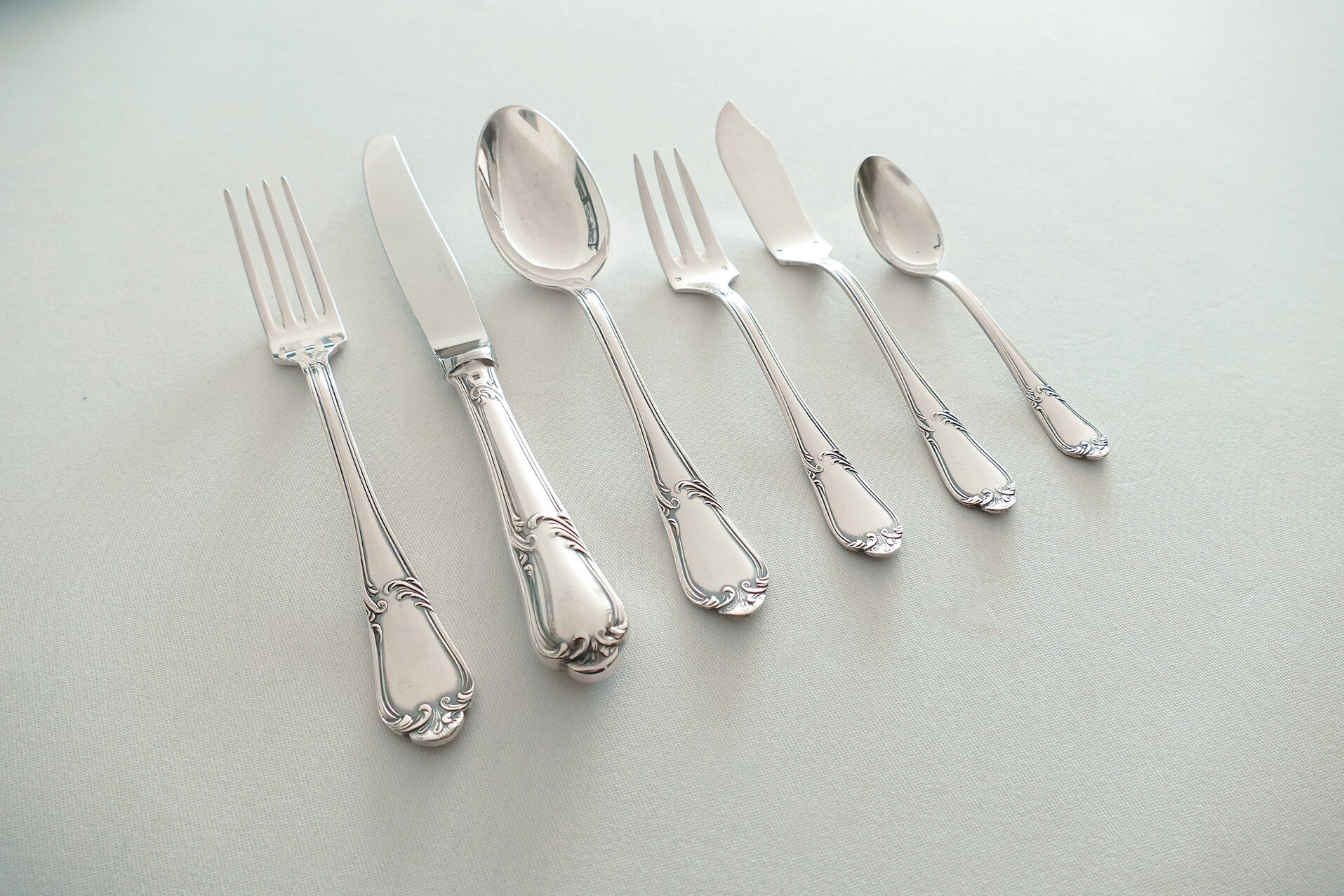 Guy Degrenne カトラリーセット 24点 Guy Degrenne - Quartz Flatware 24 piece Set Service for 6