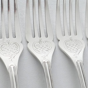 Set of 12 antique Christofle fish forks with engraving - Chinon model - France, 1860-1914