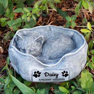 Personalized Cat Memorial Stone,  Cat Memorial Gift, Handmade Waterproof Cat Grave Markers with Name Date - Loss of Cat Gifts Garden Stone