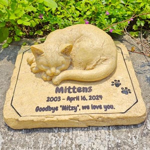 Personalized Cat Memorial Stone, Cat Memorial Gift, Cat Grave Markers with Sympathy Poem and Paw Print - Loss of Cat Gifts Garden Stone