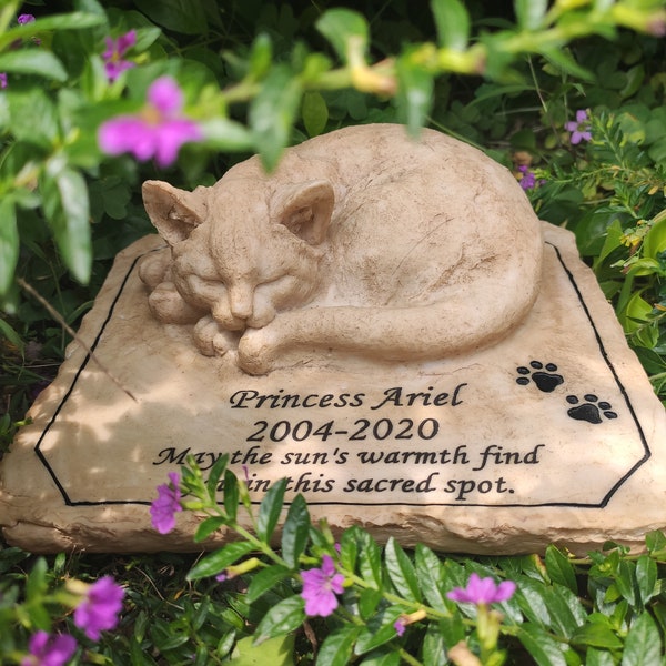 Cat Memorial Stone, Personalized Cat Memorial Gift, Cat Grave Markers with Sympathy Poem and Paw Print - Loss of Cat Gifts Garden Stone