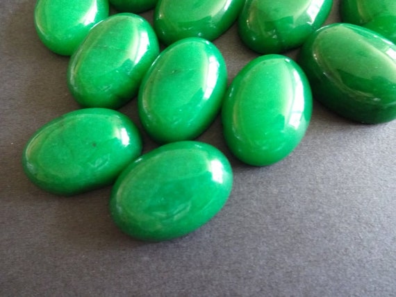 Details about   51.40 Ct Green Jade Oval Cabochon Natural Loose Gemstone Size 42x19x7mm 