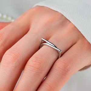 Sterling Silver Triangle Ring: Modern Geometric Jewelry