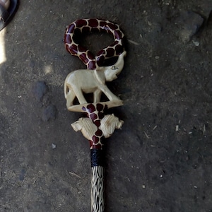 Original 1960&#39;s Style African Elephant Lion Walking Stick Cane Handmade Kenya Africa Solid One Piece Natural Jacaranda Hardwood Art Brown