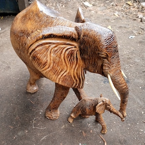 Elephant & Baby Statue Kenya Africa Olivewood Carving Original Handcarved Kamba Tribal Art Handmade Animal Shelf Table Decoration Beige Gift