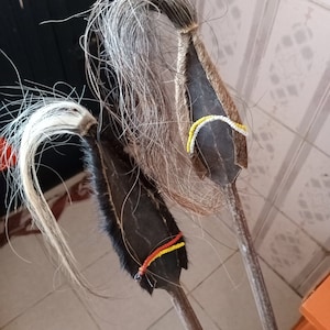 Maasai Spear Original voll funktionsfähig 60 IN Handarbeit Kenia Afrika Holz Medium Eisen Perlen Rindsleder Scharfe Jagd Tier Spiel Wand Deco
