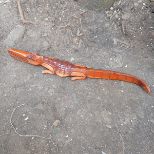 Rosewood or Blackwood Crocodile Original Kamba Tribal Art Kenya Africa Table Sculpture Statue Living Room Home Office Decoration Small Gift