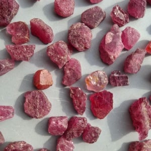 74.4gram 372ct Natural Ruby Rough Translucent Transparent Top Color .5-3.8gram/ 2.5-19ct Pieces Facet Cab Red Mozambique Untreated Africa