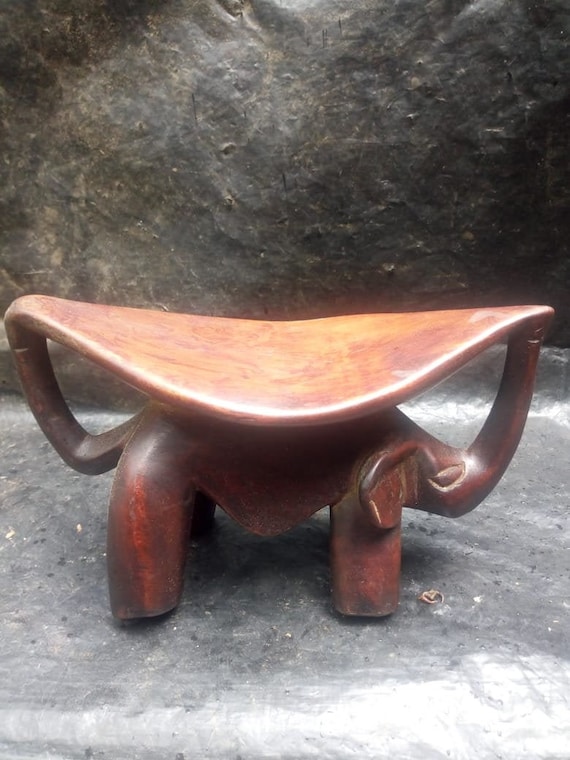 ⭐️アフリカン木彫スツール⭐️人物彫刻⭐️民族工芸⭐️アフリカンアート⭐️椅子‼️オブジェ African Crafts (アフリカ工芸品) “ヌペ族のスツール - LIGHT YEARS NS
