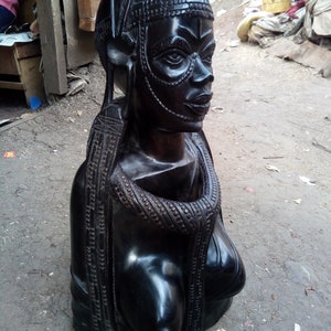 Original Solid Ironwood / Rose Wood Maasai Woman Bust Sculpture Kenya Africa Kamba Tribe Hand-Carved Table Shelf Floor Sculpture Art Object
