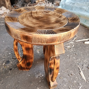 Kenia Kamba Tribe kruk stoel massief 1-delige handgrepen olijfhout Afrikaanse originele meubelen handgesneden moderne kunst design geweldig cadeau beige