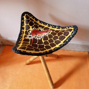 Kenya &quot;GIRAFFE&quot; Folding Stool Chair Triangle Cowhide Leather Hard Wood African Original Home Furniture Handmade Animal Design Or U Give Art